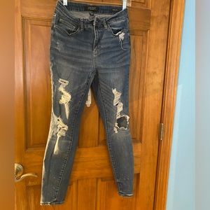 Judy blue distressed skinny jeans